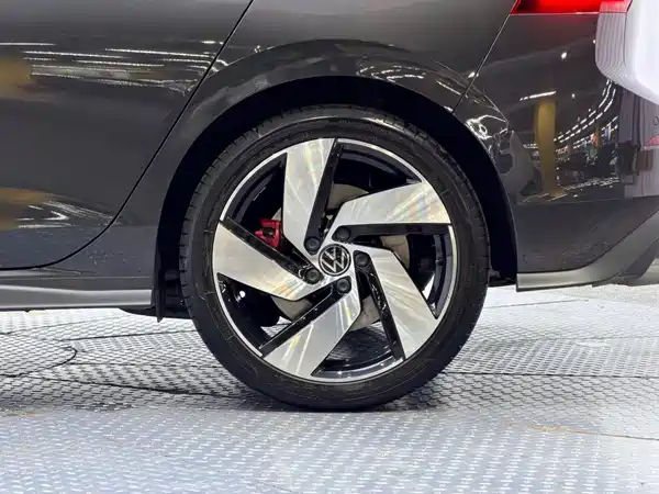 Volkswagen Golf GTI 2024