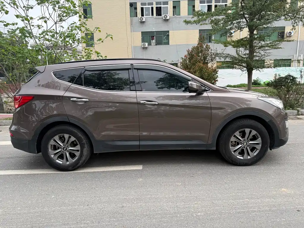 Hyundai Santa Fe 2017 — фото 9