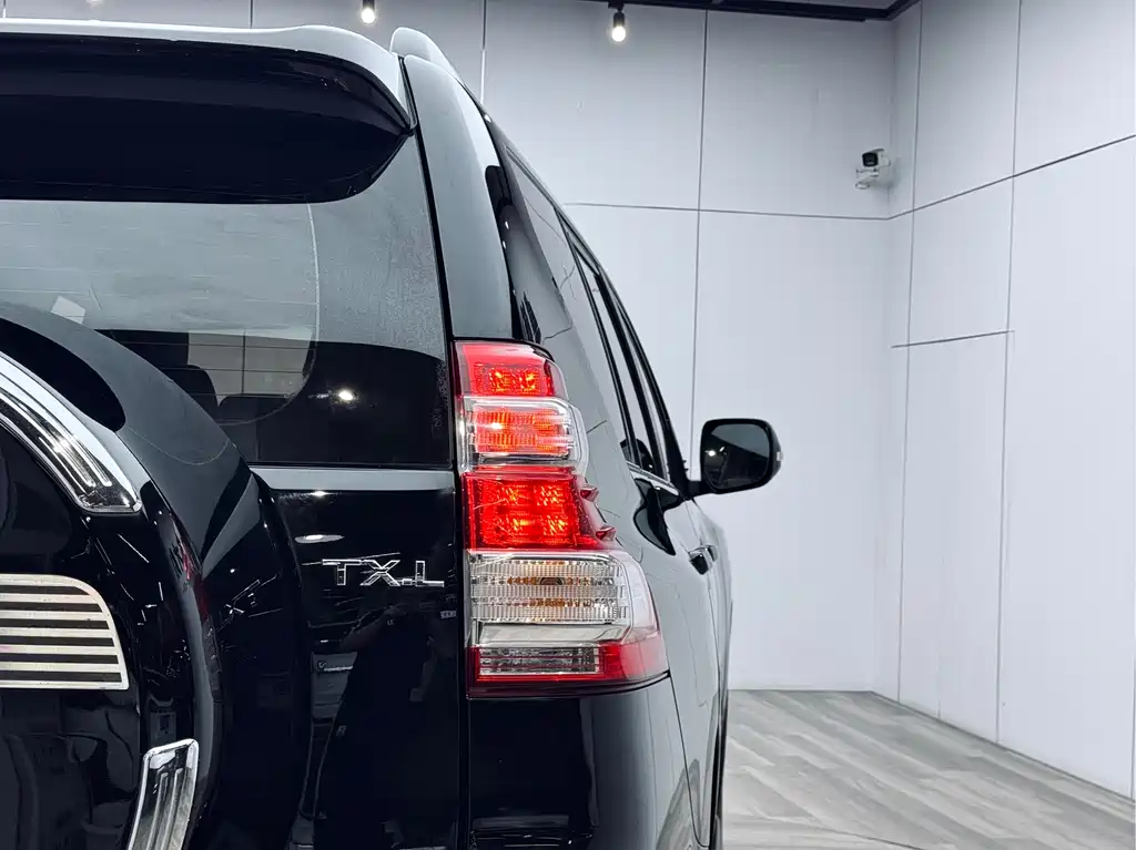 Toyota Prado 2017 — фото 26