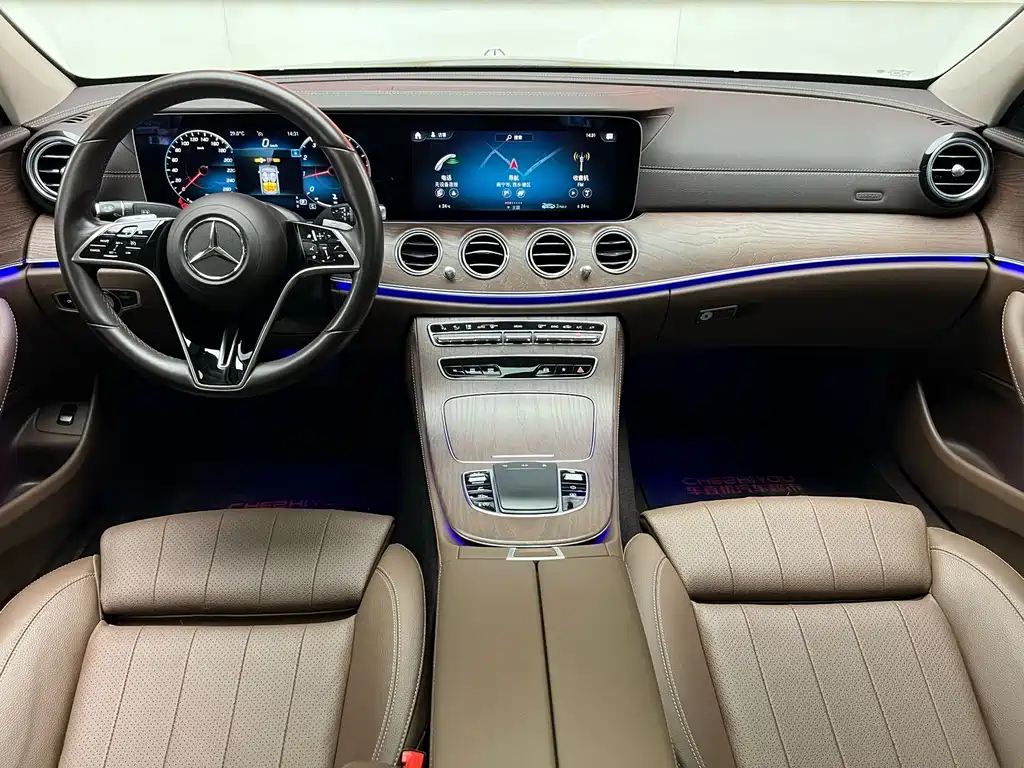 Mercedes-Benz E-Class 2022 — фото 12