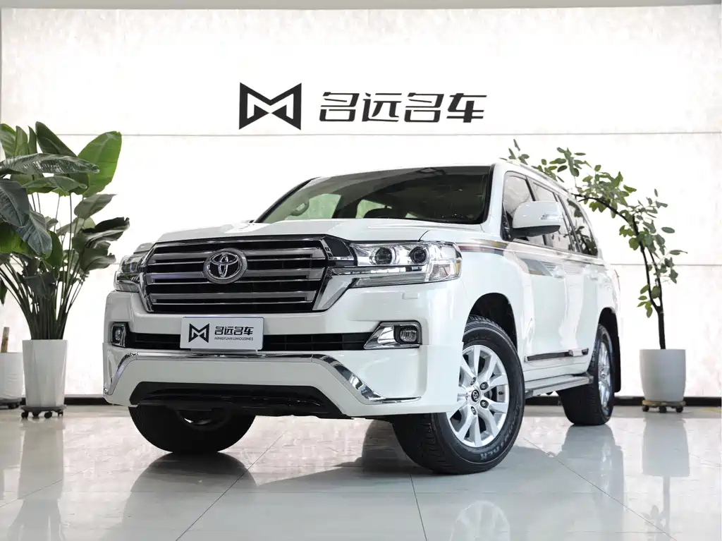 Toyota Land Cruiser 2017 — фото 1