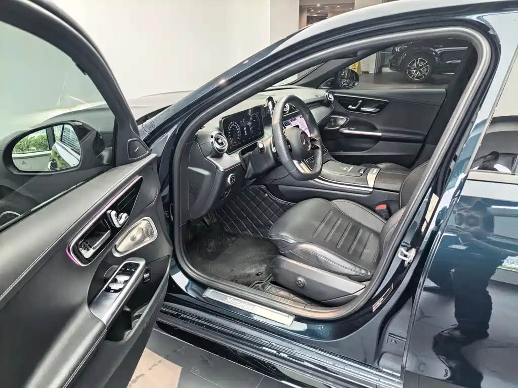 Mercedes-Benz C-Class 2023 — фото 8