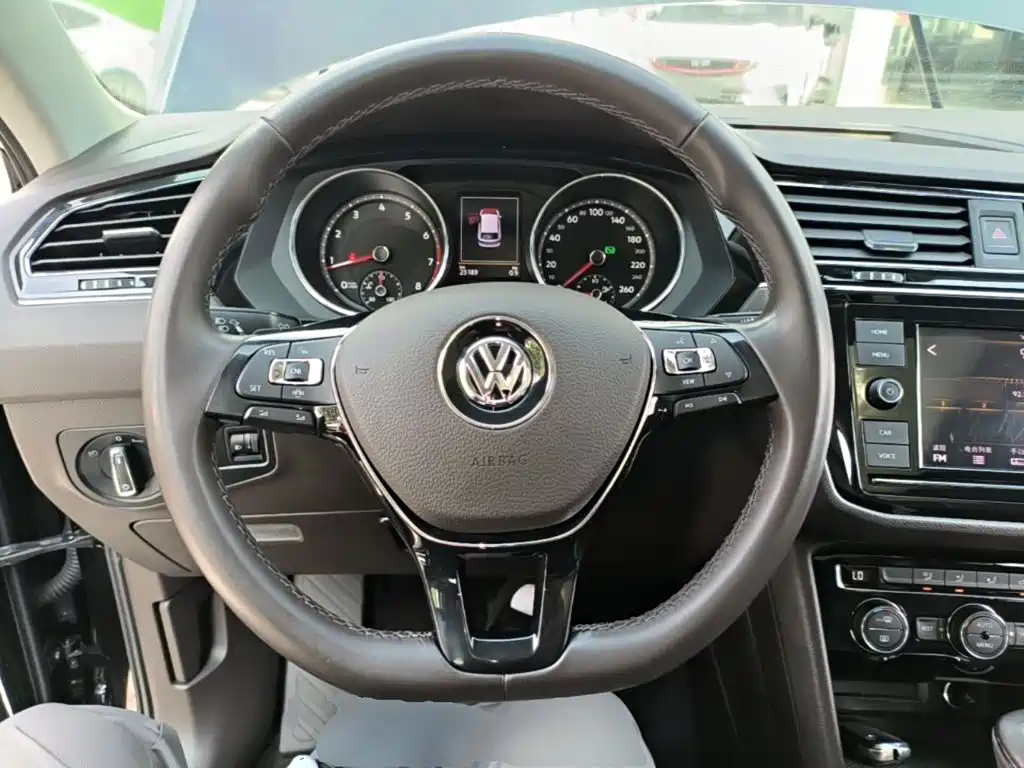 Volkswagen Tiguan L 2019 — фото 11