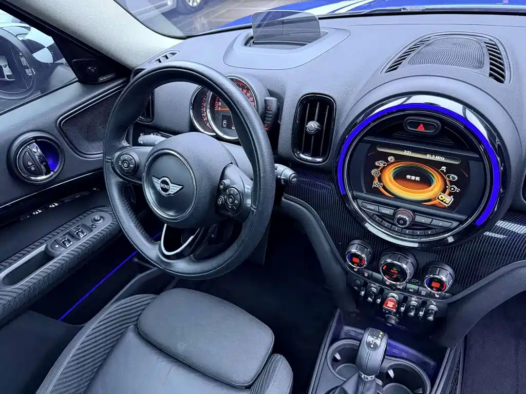 MINI Countryman 2017 — фото 15