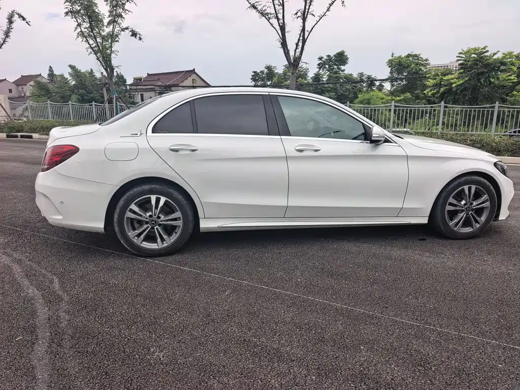 Mercedes-Benz C-Class 2017 — фото 14