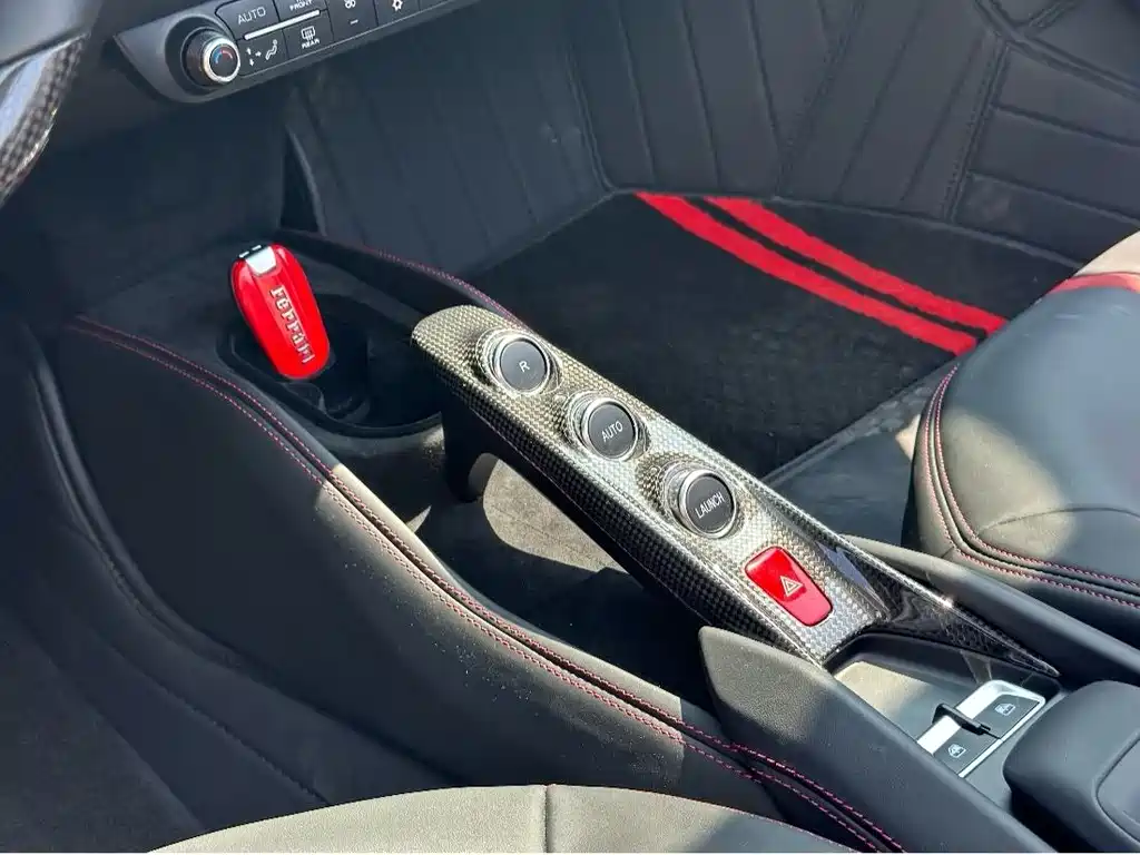 Ferrari F8 2023 — фото 8