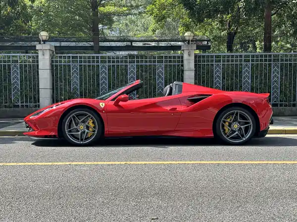 Ferrari F8 2023