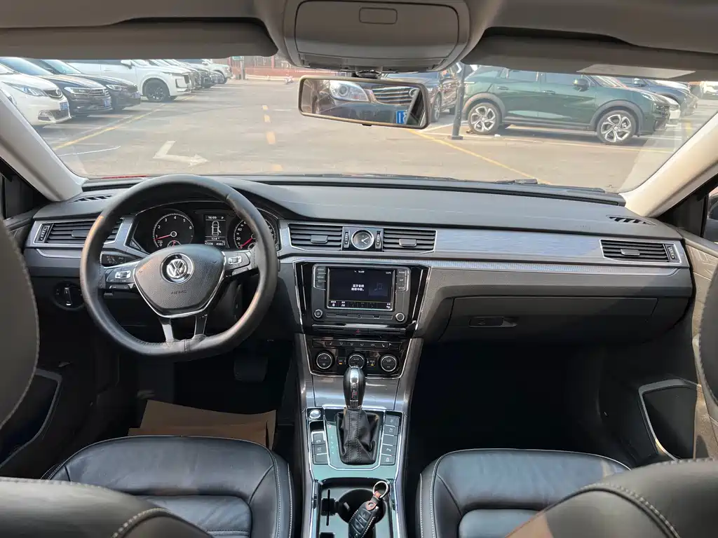 Volkswagen Passat 2018 — фото 15