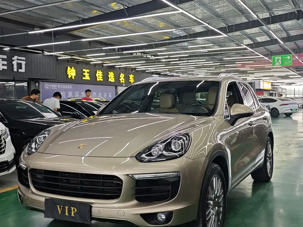 Porsche Cayenne 2015 — фото 1