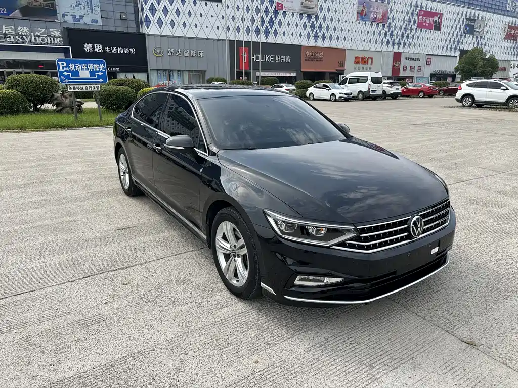 Volkswagen Magotan 2025