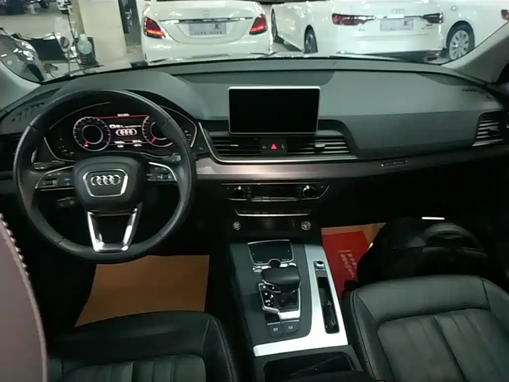 Audi Q5L 2021 — фото 10