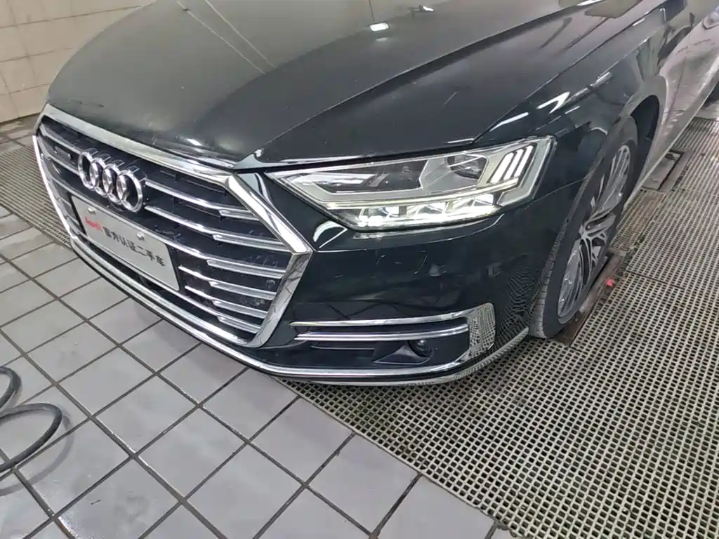 Audi A8 2021 — фото 24