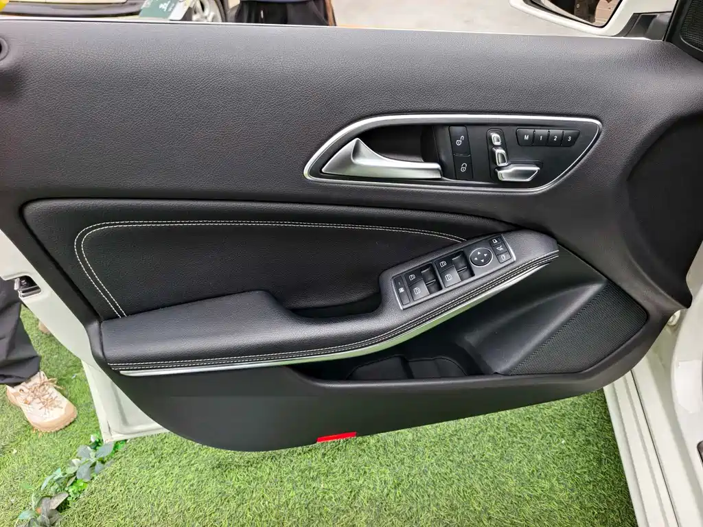 Mercedes-Benz A-Class 2018 — фото 7