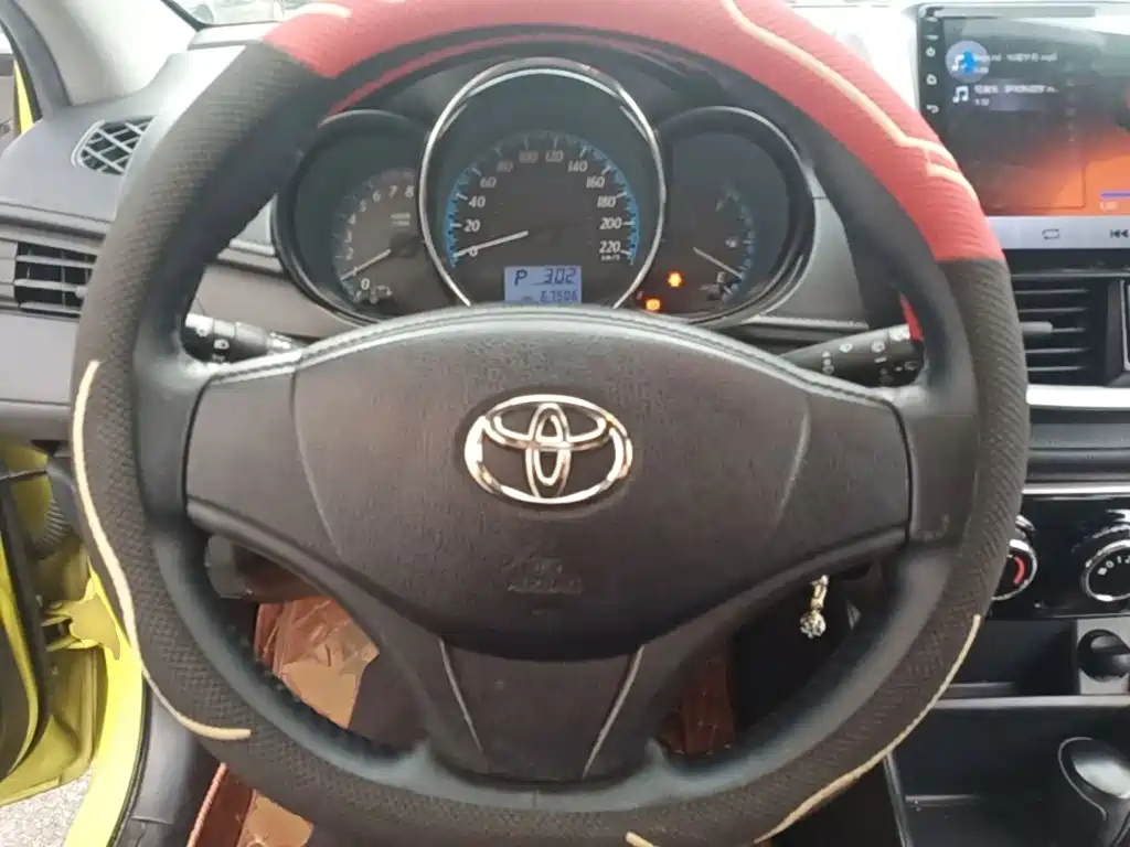 Toyota Yaris L 2018 — фото 11
