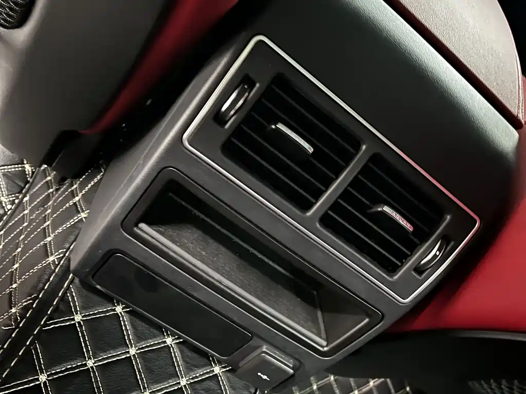 Jaguar XFL 2024 — фото 17