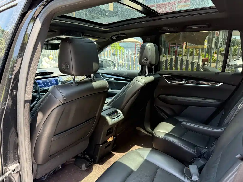 Cadillac XT6 2021 — фото 11