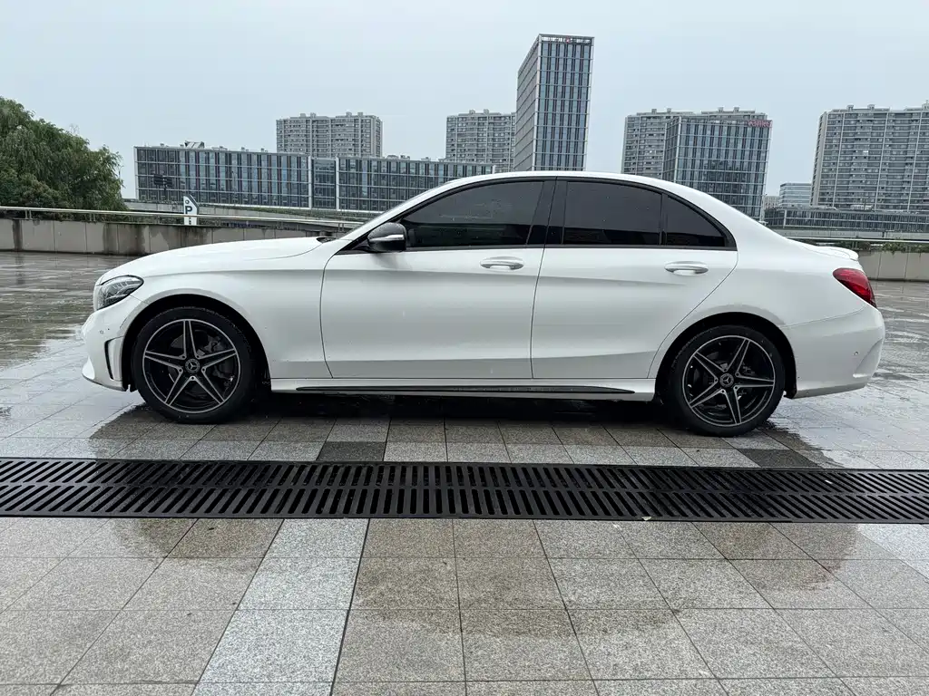 Mercedes-Benz C-Class 2020