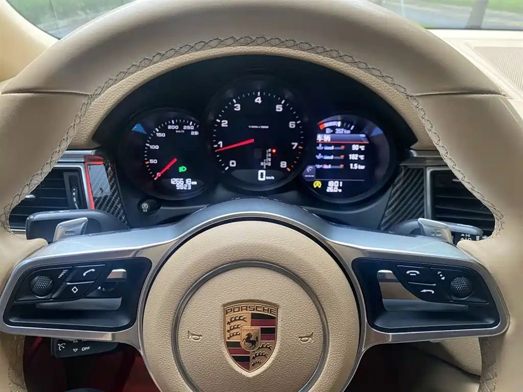 Porsche Macan 2017 — фото 10