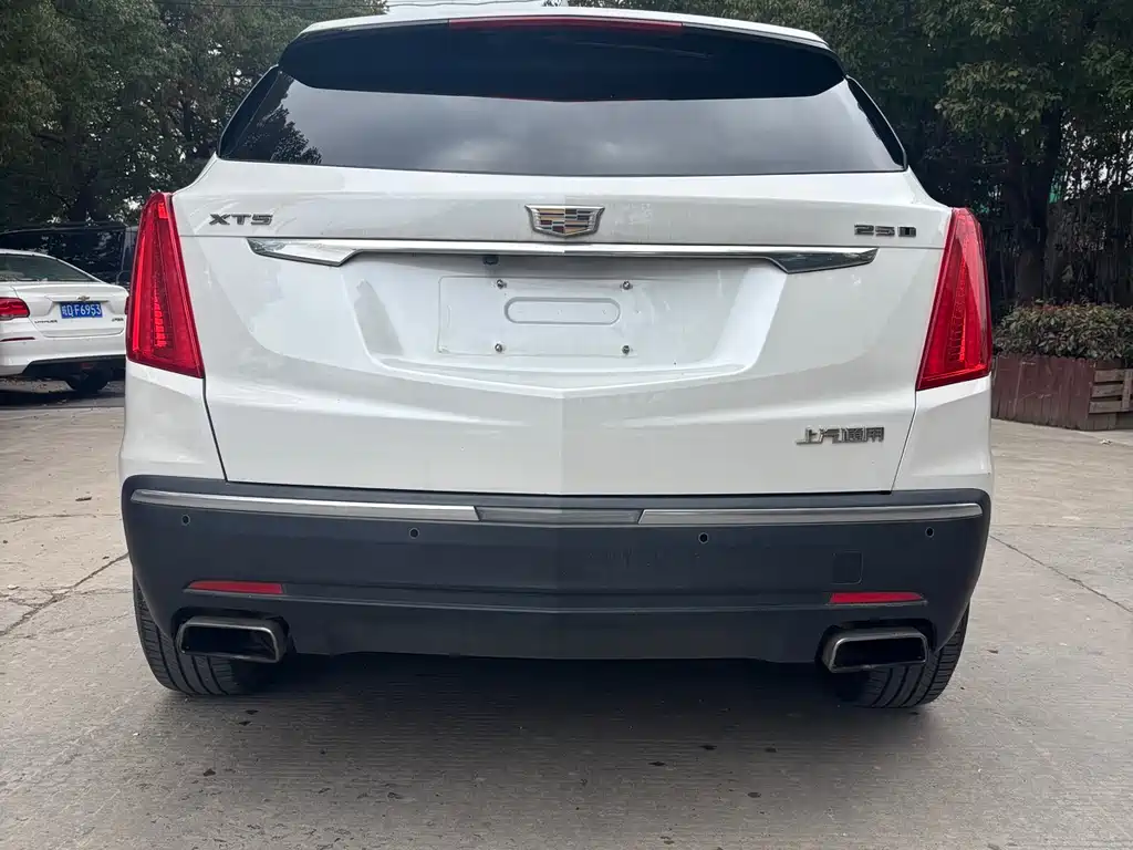 Cadillac XT5 2018 — фото 9