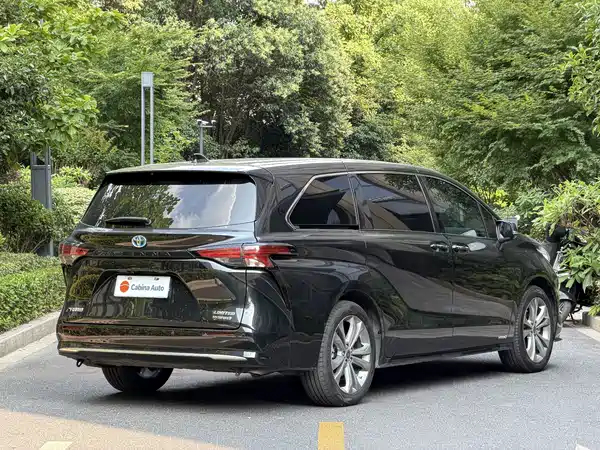 Toyota Sienna 2023