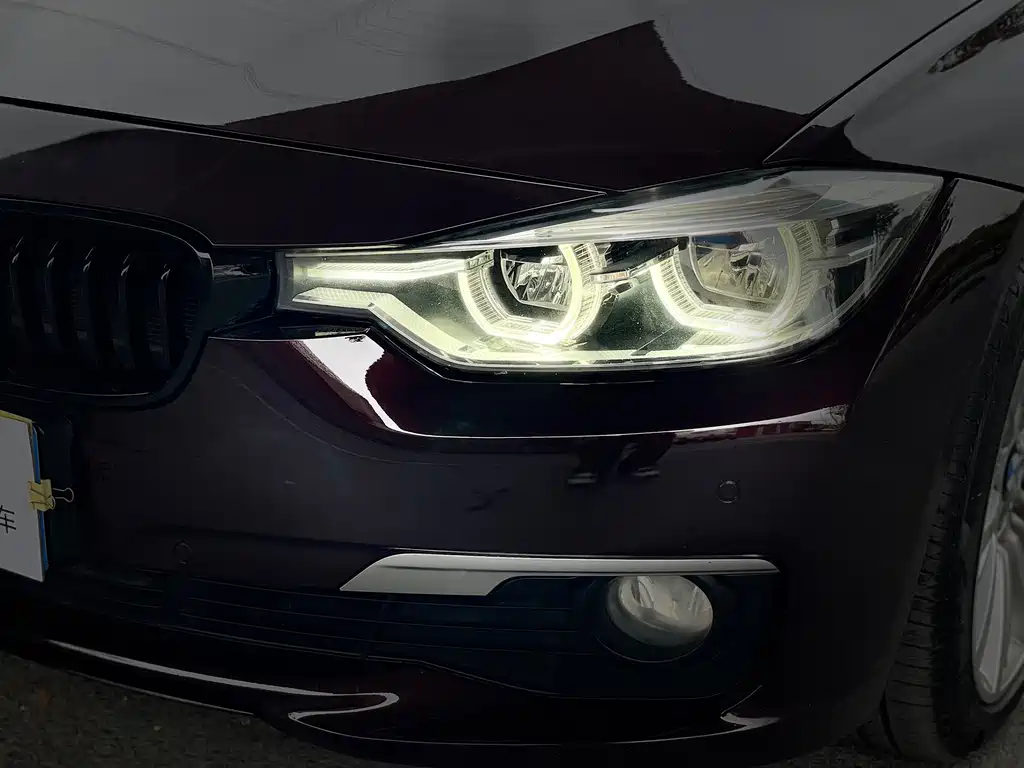 BMW 3 Series 2018 — фото 6