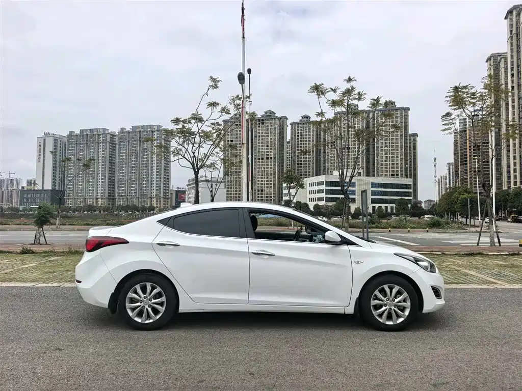 Hyundai Elantra Langdong 2018 — фото 3