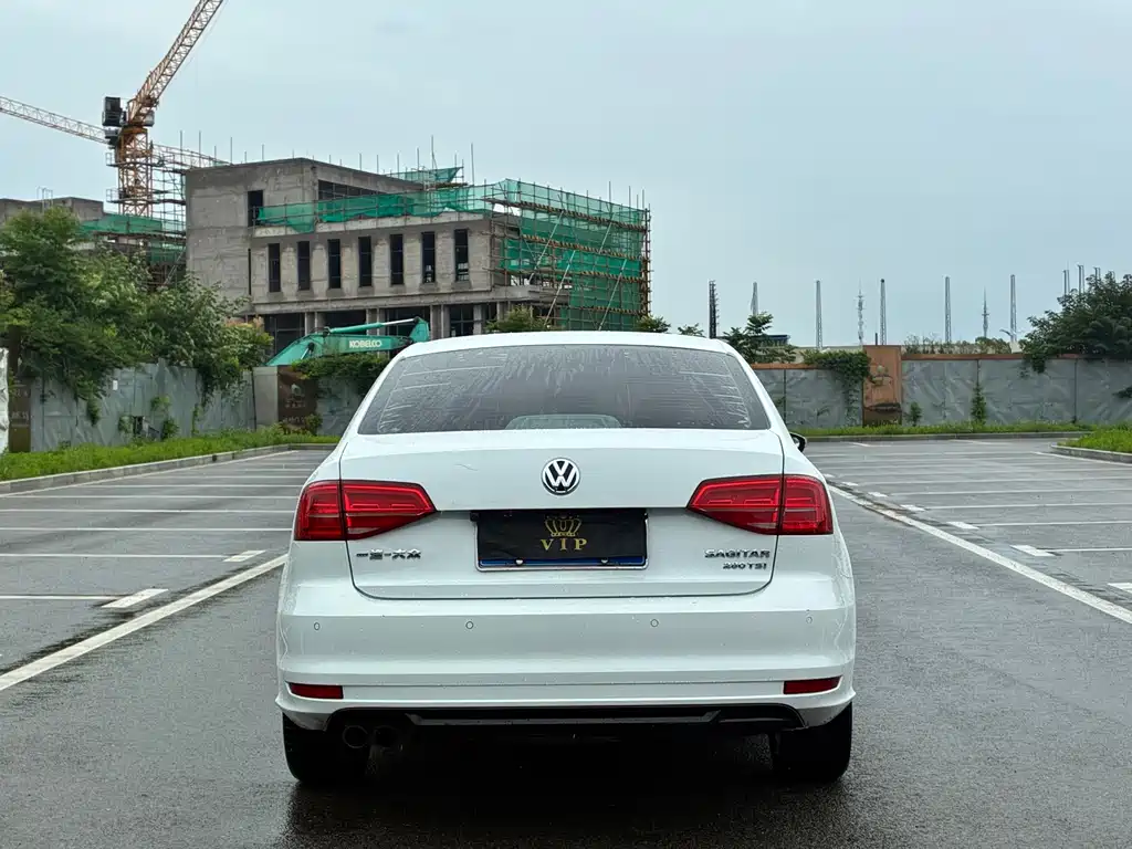Volkswagen Sagitar 2018