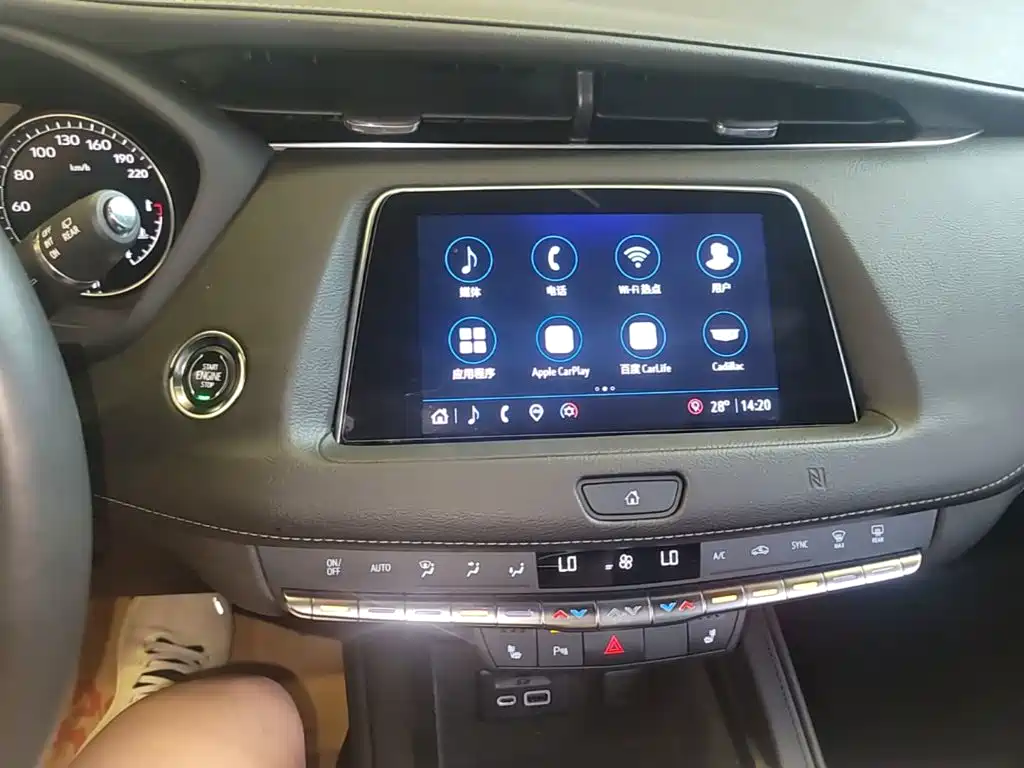 Cadillac XT4 2021 — фото 13