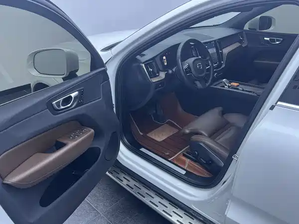 Volvo XC60 2023