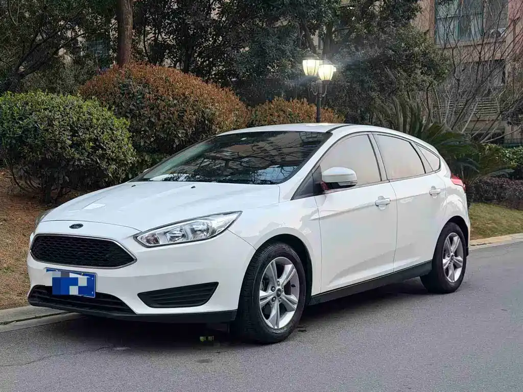 Ford Focus 2018 — фото 1