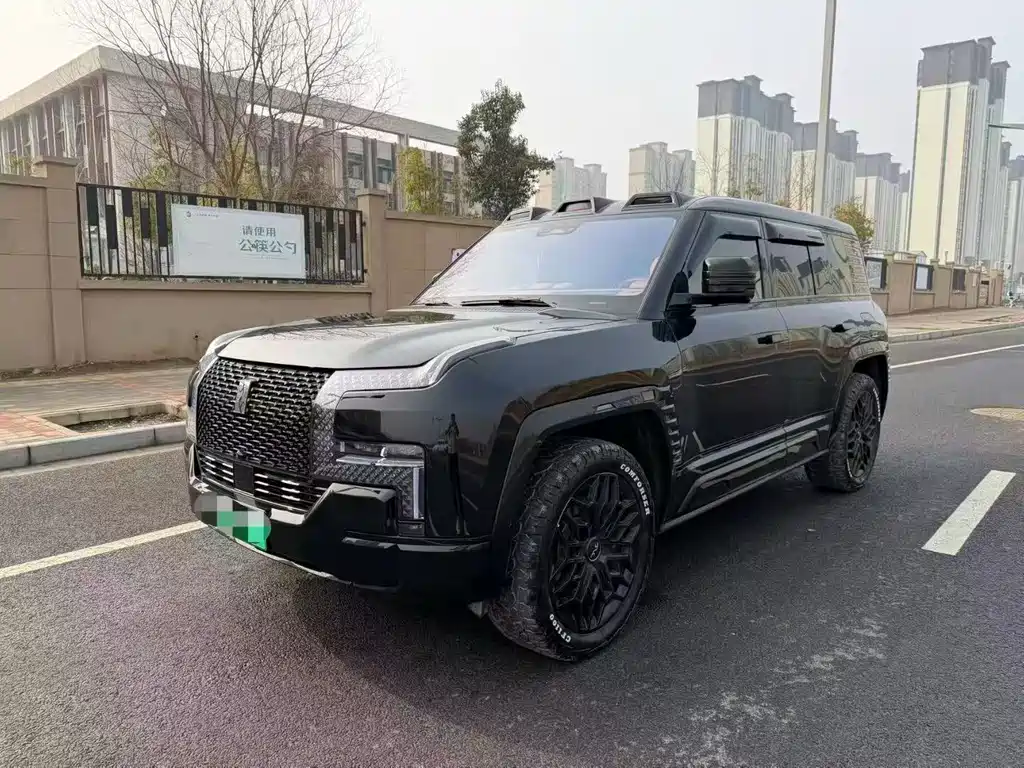 Yangwang U8 2024