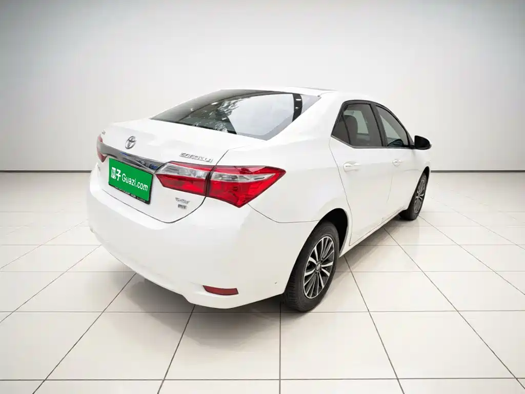 Toyota Corolla 2018 — фото 4