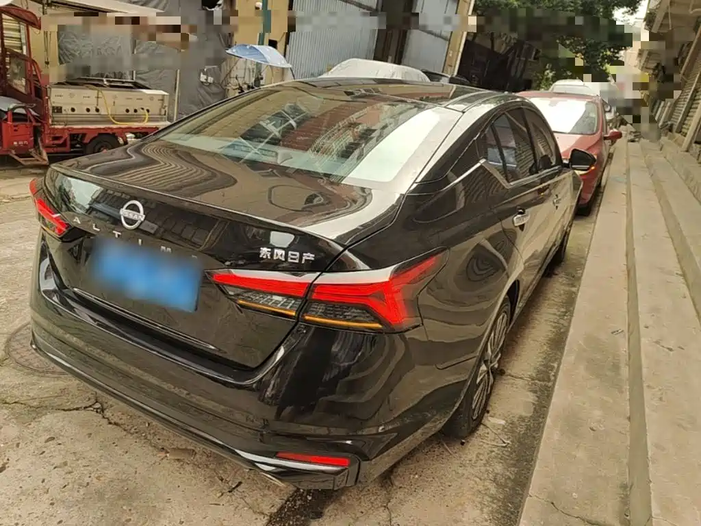 Nissan Teana 2023