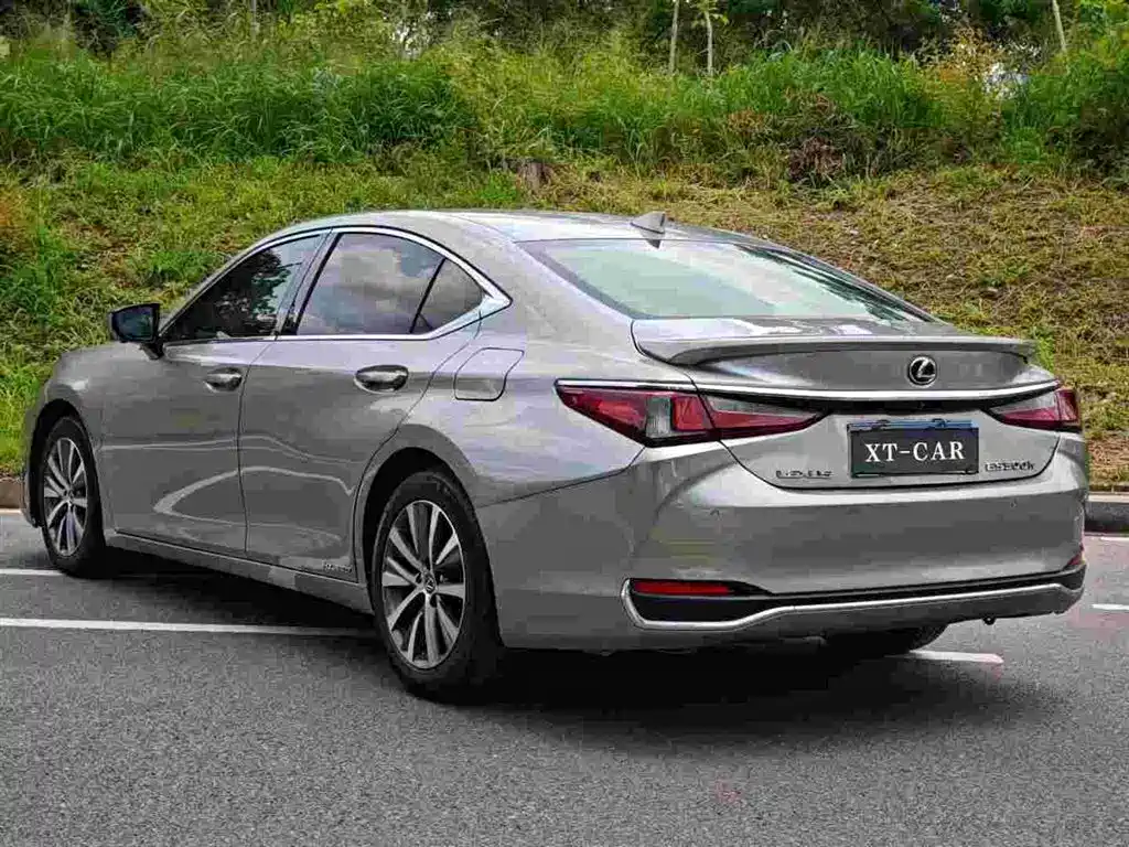 Lexus ES 2019 — фото 7