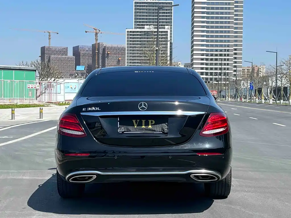 Mercedes-Benz E-Class 2019 — фото 18