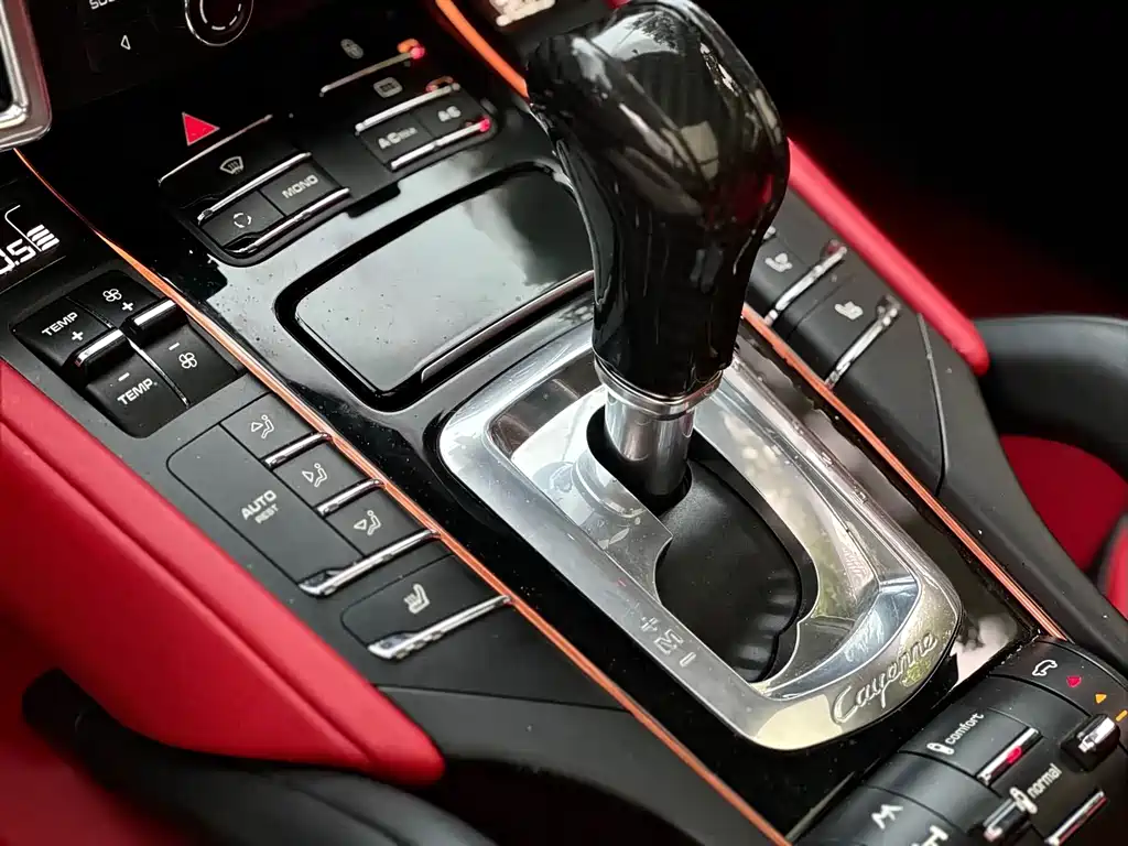Porsche Cayenne 2013 — фото 16