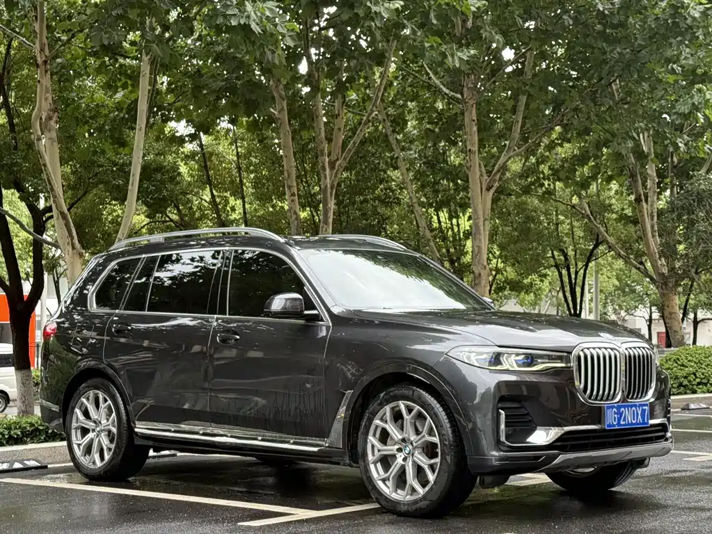 BMW X7 2021