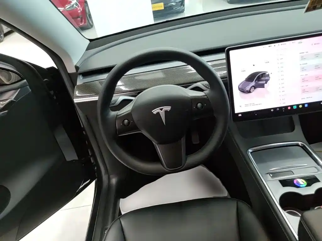 Tesla Model Y 2022 — фото 11