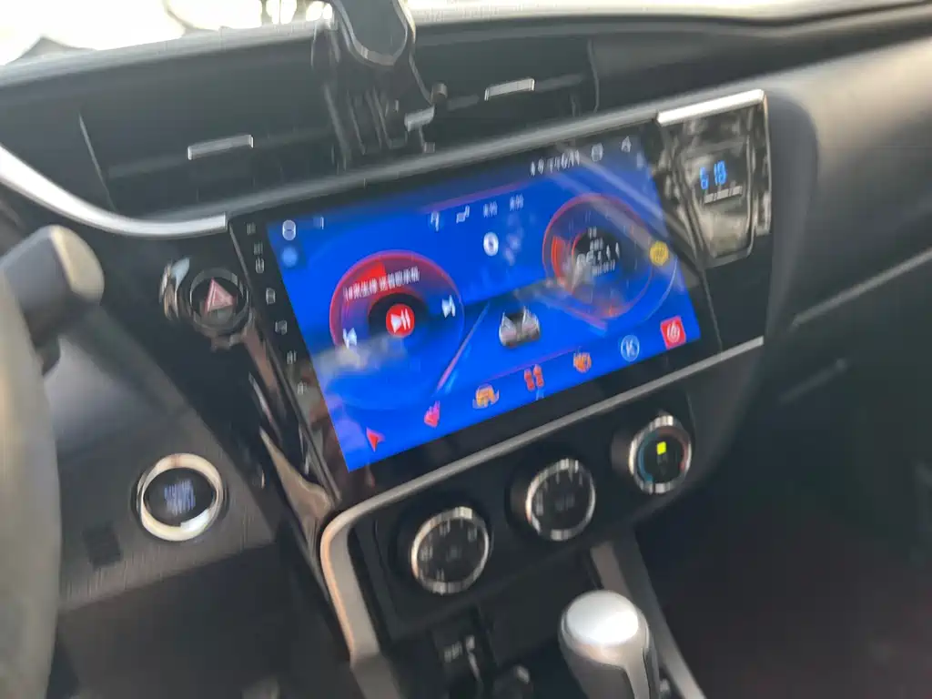 Toyota Corolla 2019 — фото 10