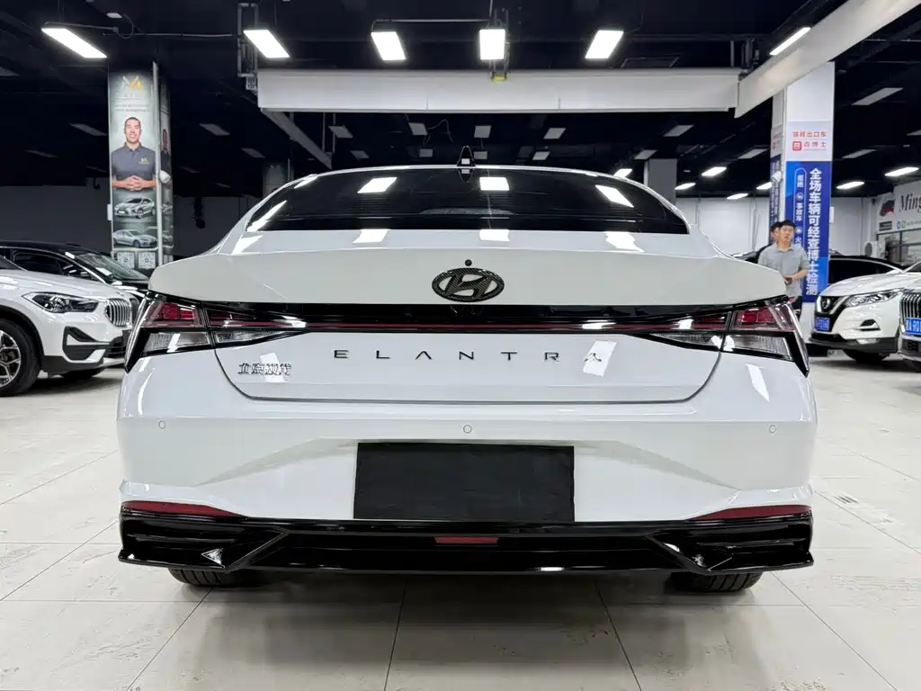 Hyundai Elantra 2023