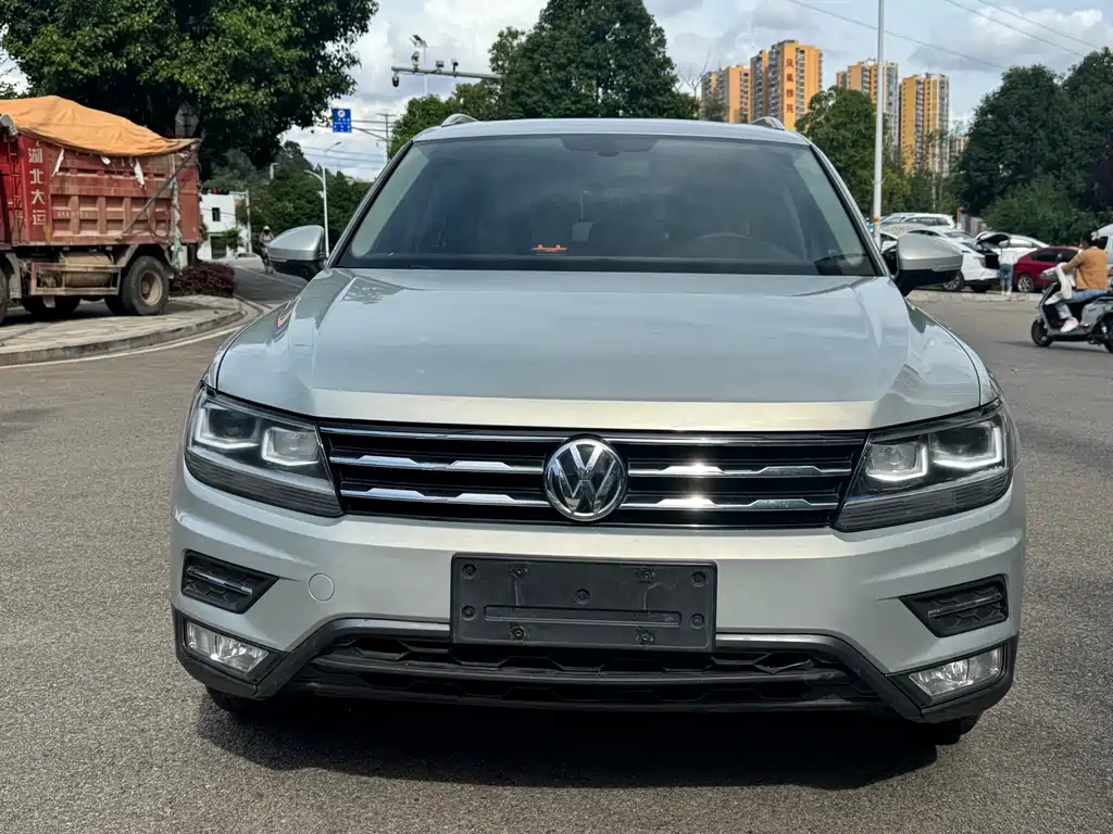 Volkswagen Tiguan L 2018 — фото 2
