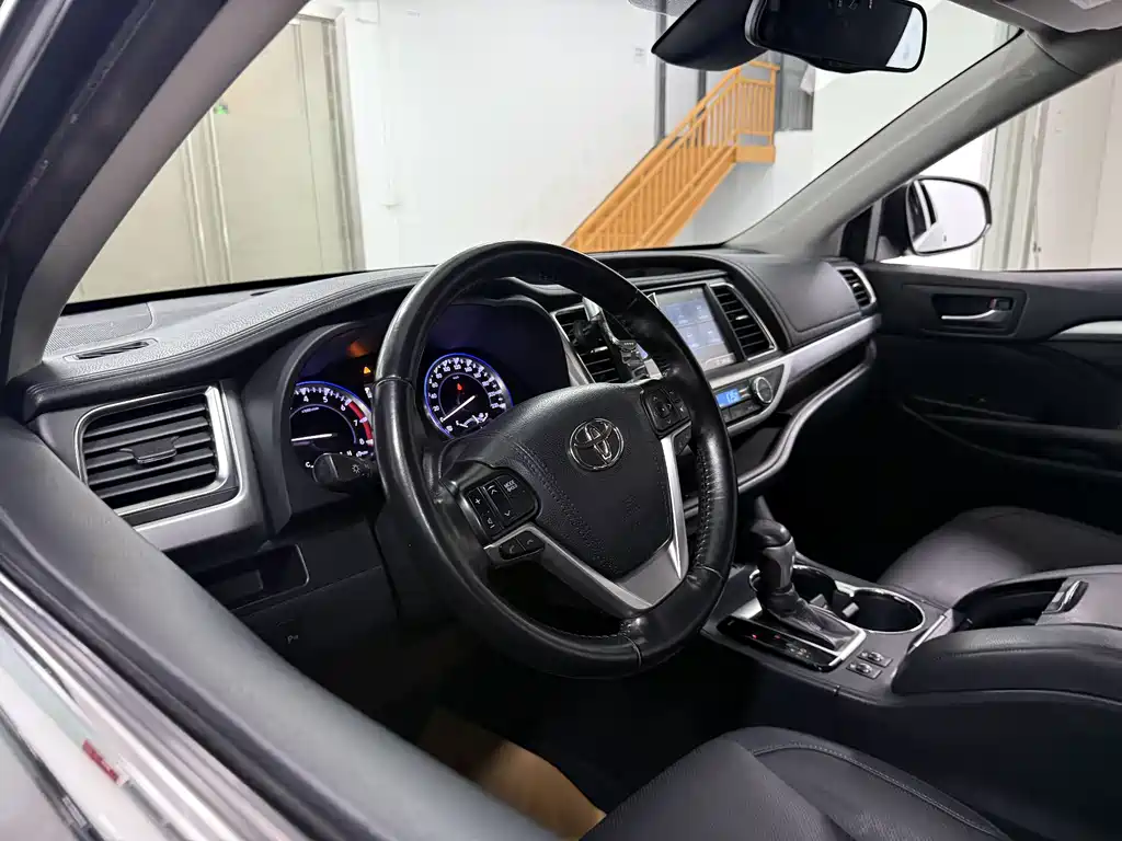 Toyota Highlander 2019 — фото 10