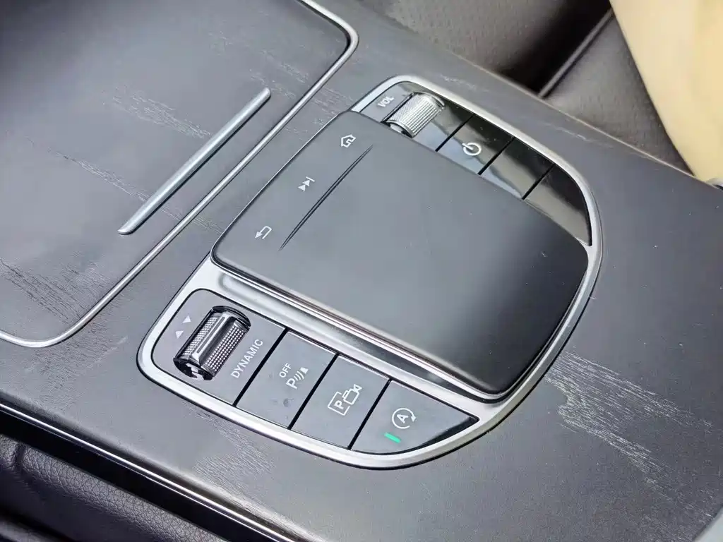 Mercedes-Benz C-Class 2021