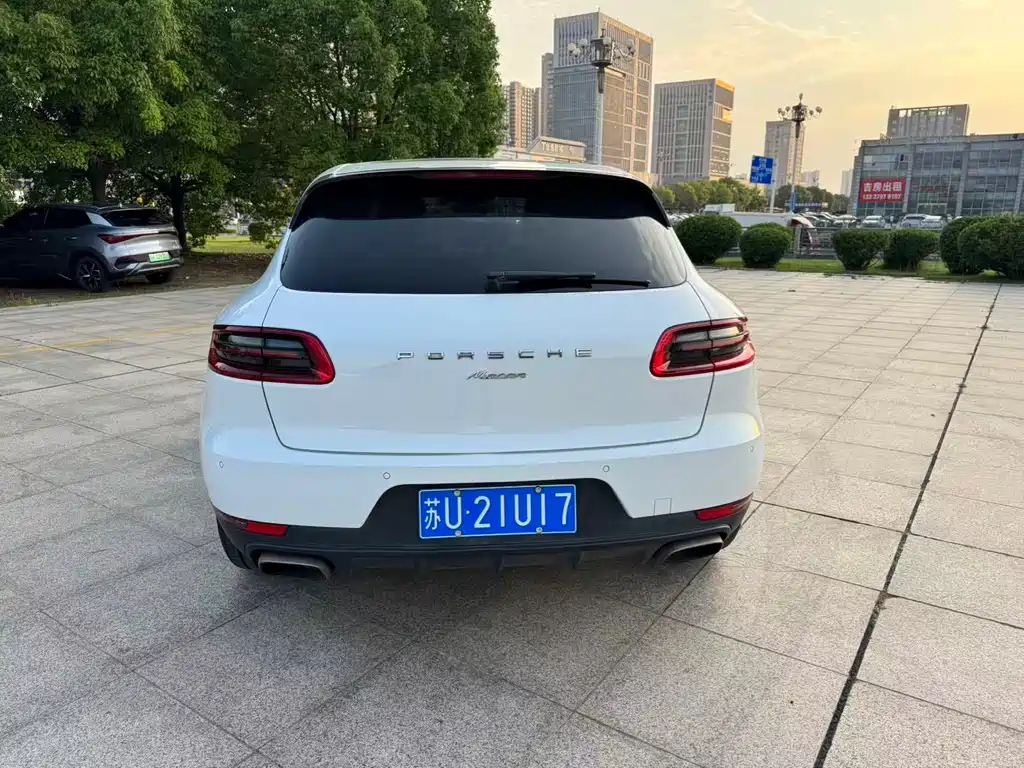 Porsche Macan 2017 — фото 8