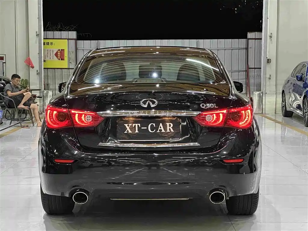 Infiniti Q50L 2017 — фото 11