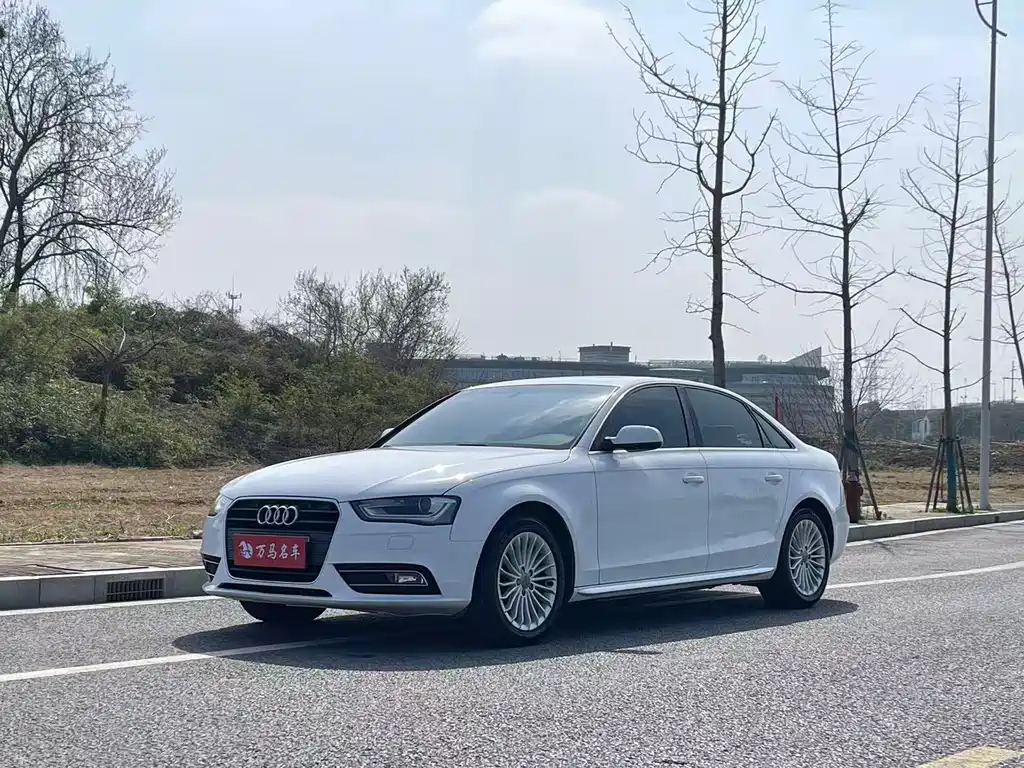 Audi A4L 2015 — фото 1