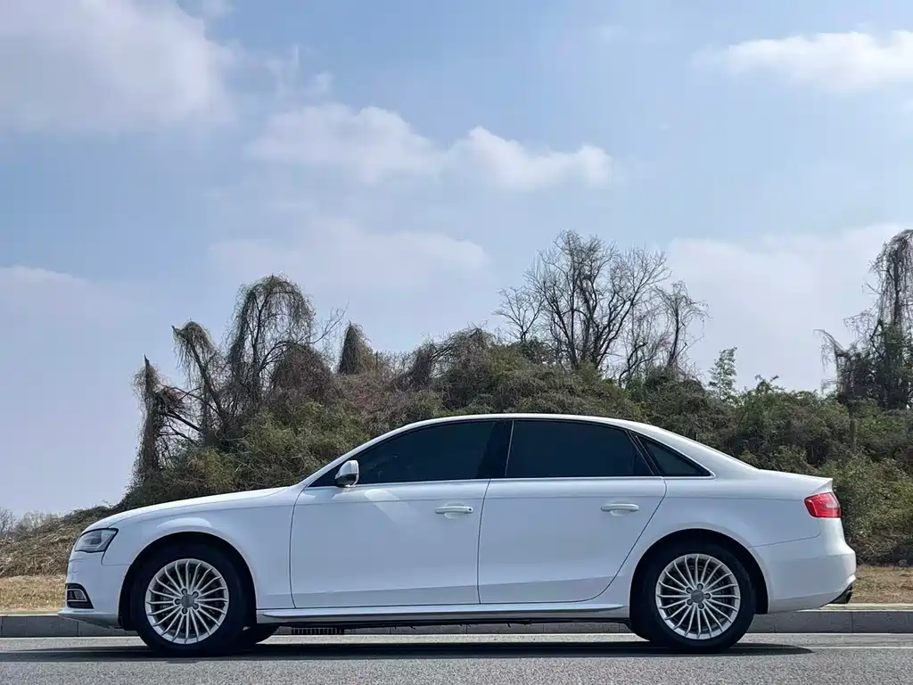 Audi A4L 2015 — фото 20