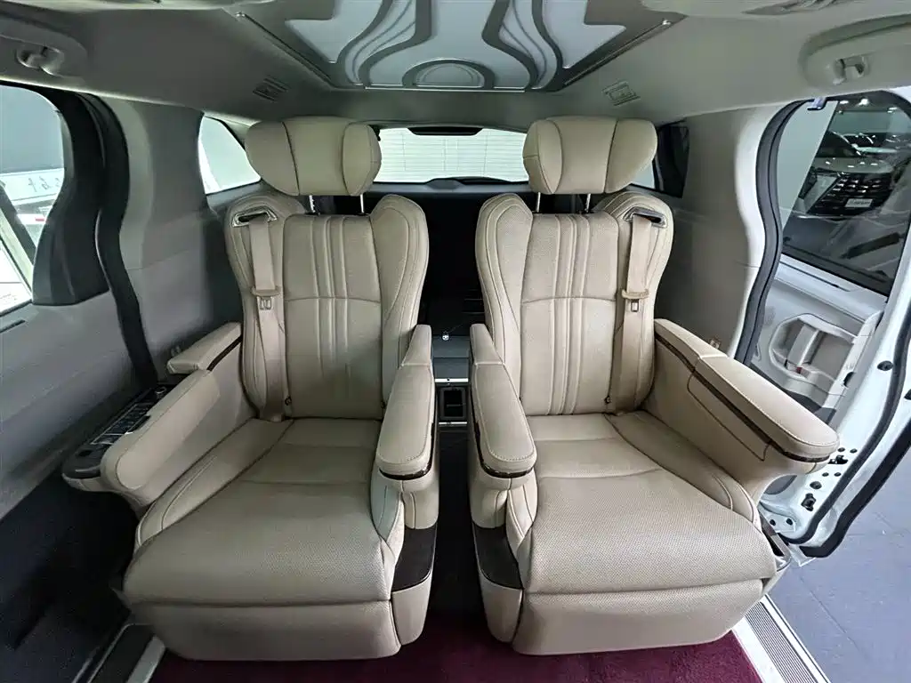 Toyota Sienna 2024 — фото 10