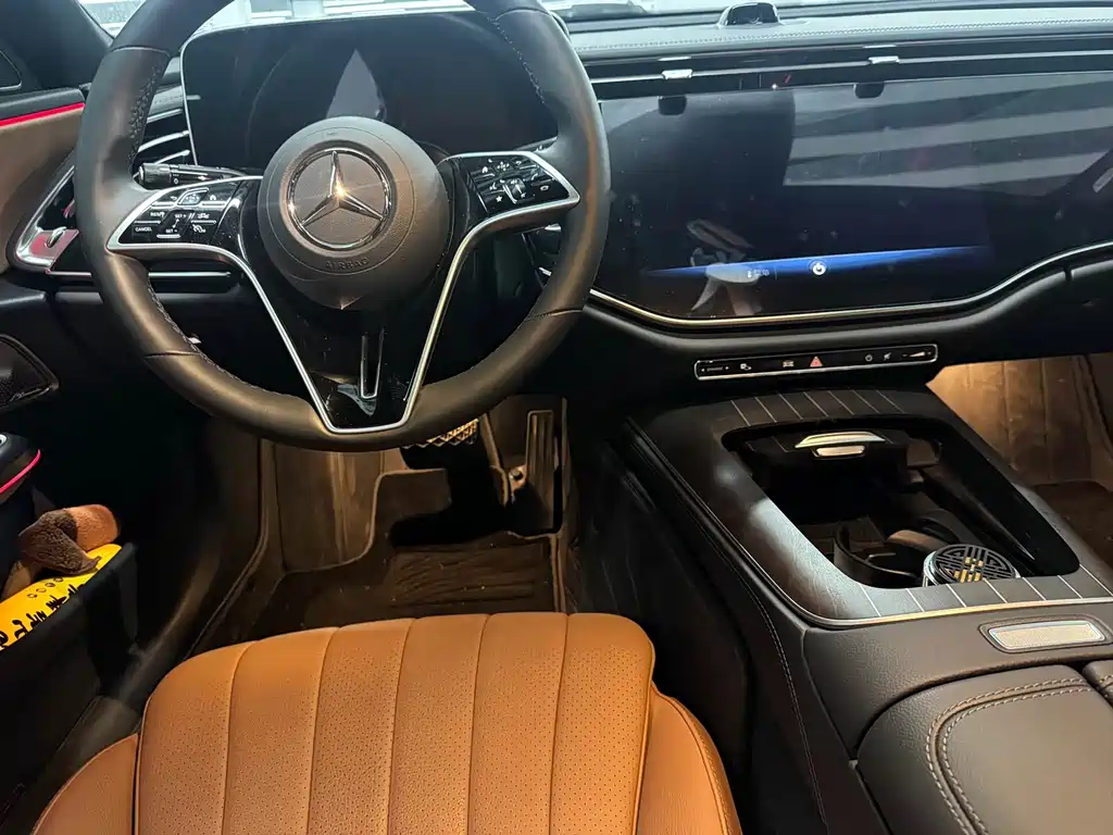 Mercedes-Benz E-Class 2024 — фото 12