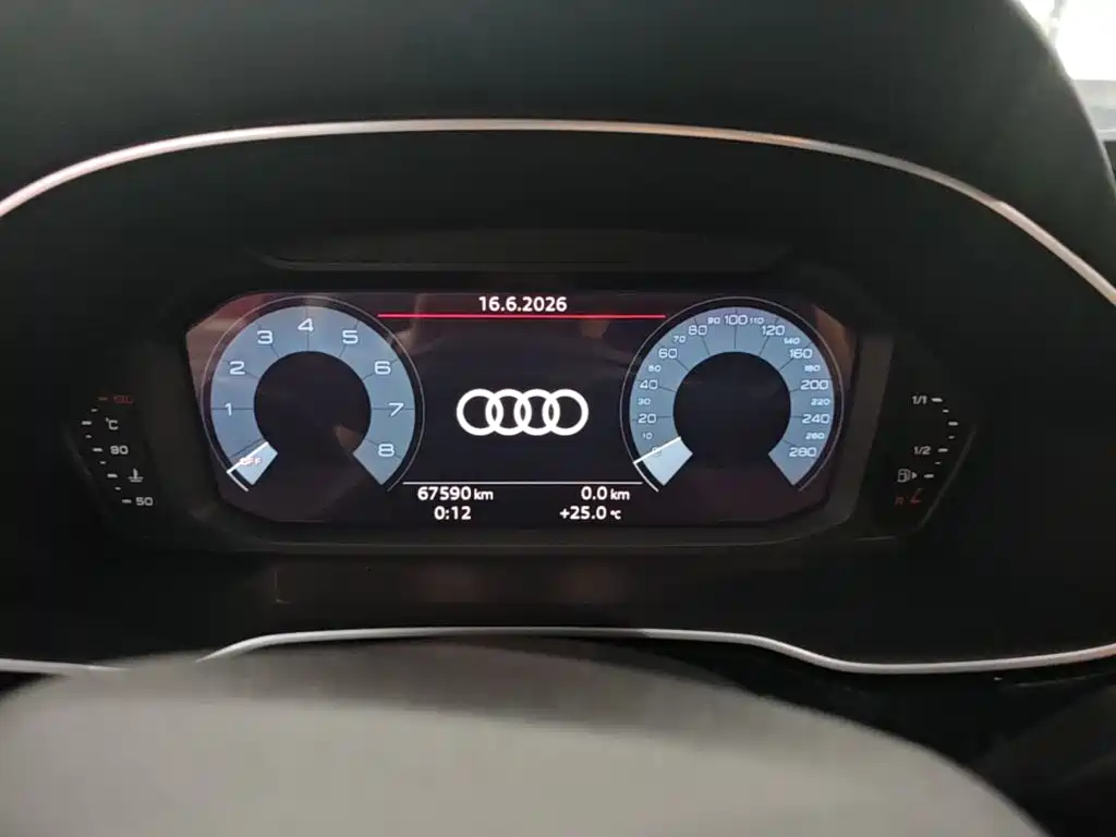 Audi Q3 2020 — фото 12